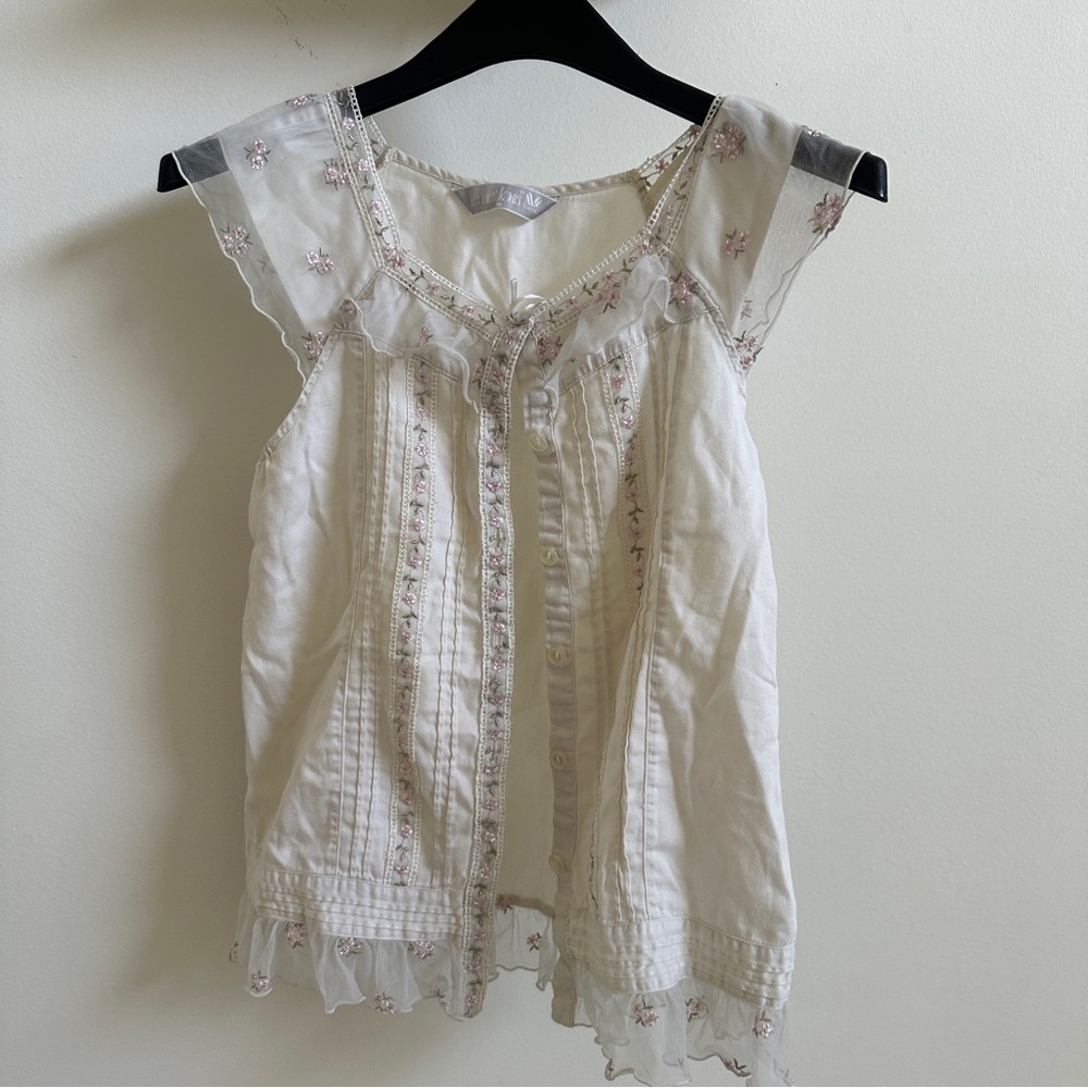 Wacoal (ile saint louis) - button top with mesh and floral embroidery